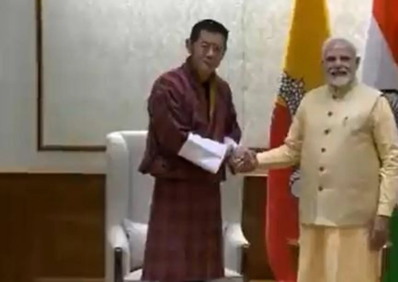 প্রধানমন্ত্রী নরেন্দ্র মোদীর সঙ্গে দিল্লিতে সাক্ষাৎ করলেন ভূটানের রাজা