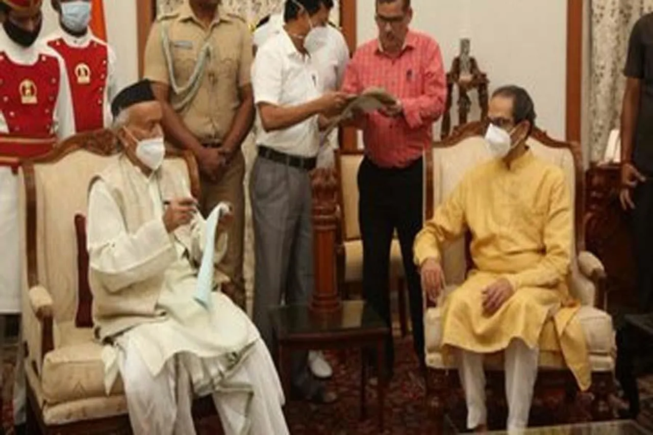 অনেকেই মেনে নিতে পারছেন না উদ্ধব ঠাকরের পদত্যাগ