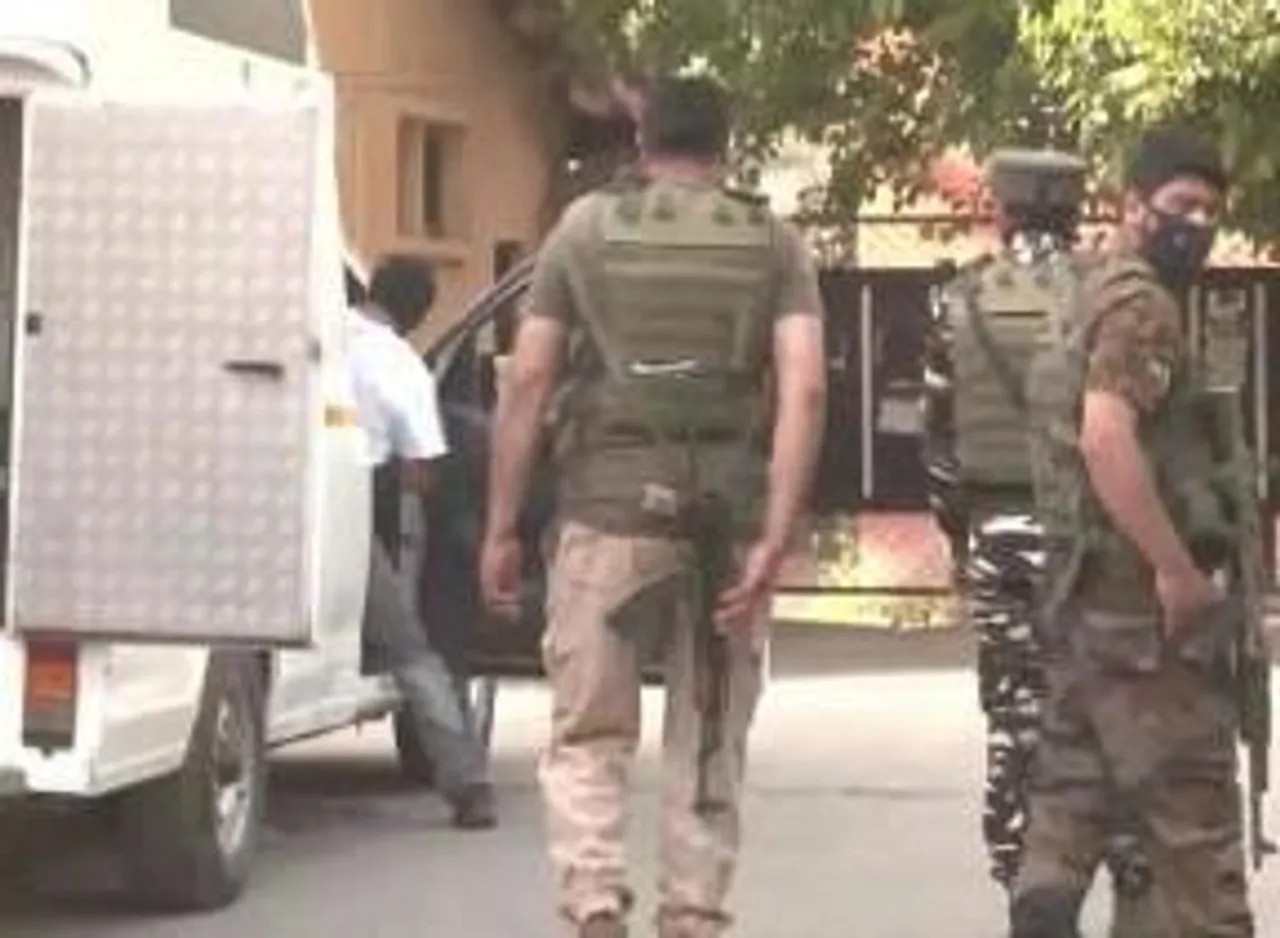 জম্মু ও কাশ্মীরের পুলওয়ামায় ১৫ কেজি আইইডি উদ্ধার