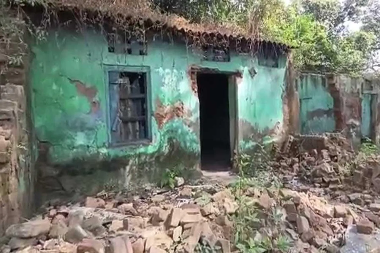 ইসিএলের পরিত্যক্ত আবাসনে অসামাজিক কার্যকলাপ