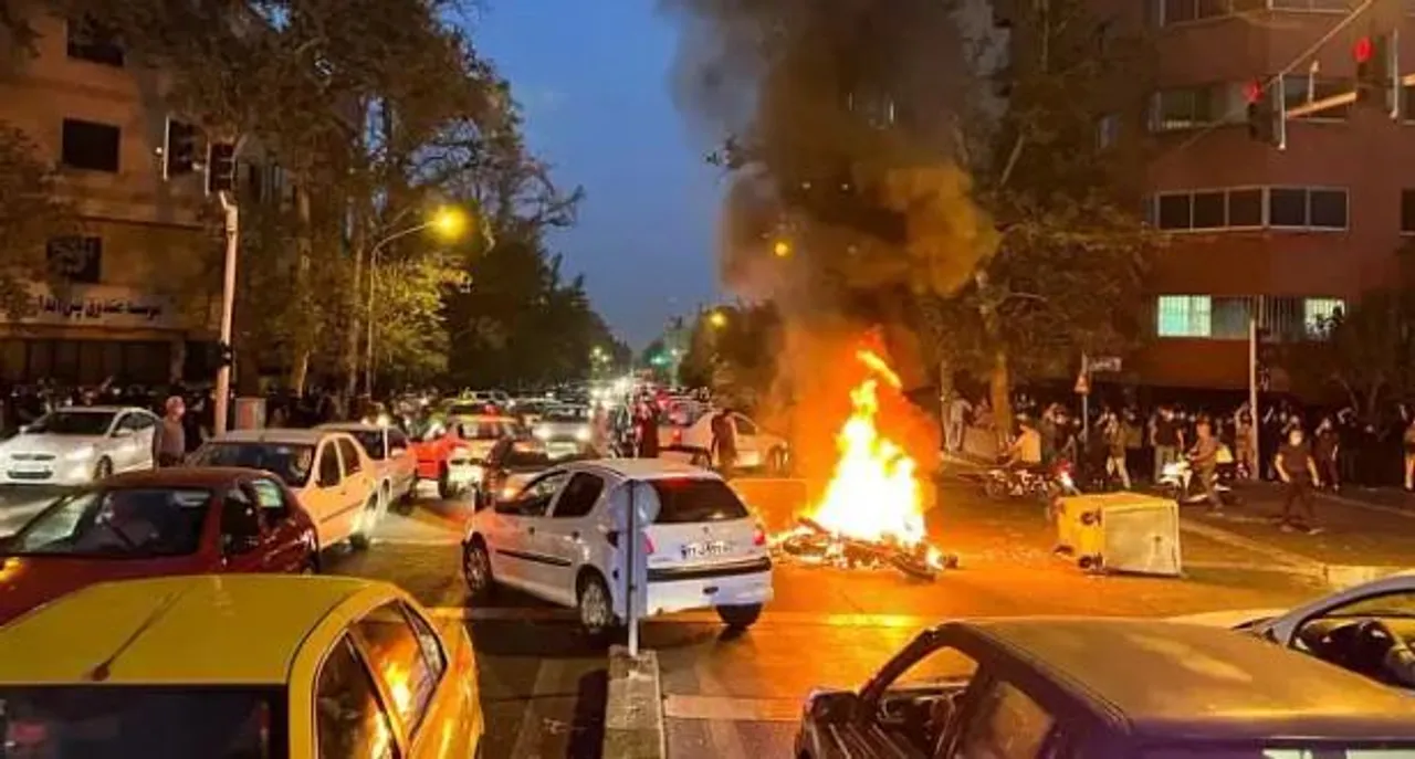 তেহরানে বিক্ষোভ: ১ হাজার মানুষের বিরুদ্ধে অভিযোগ দায়ের