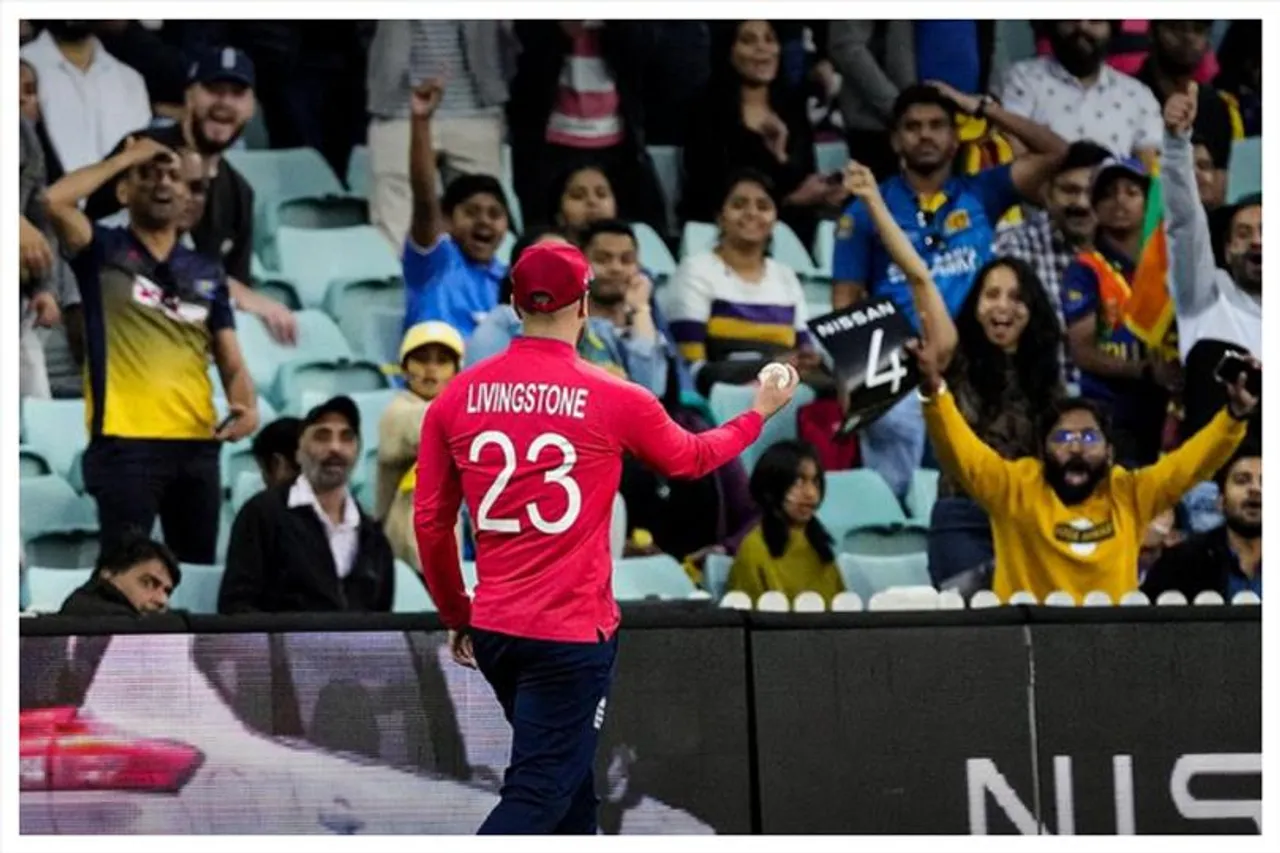 লিভিংস্টোনের অসাধারণ ক্যাচে অবাক ক্রিকেট প্রেমীরা