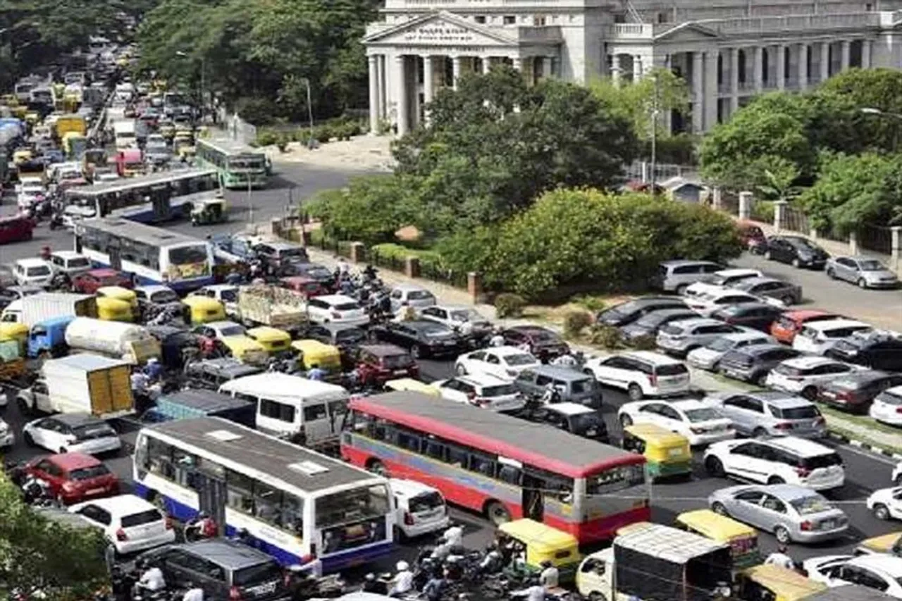 নতুন পার্কিং নীতিতে সবুজ সংকেত সরকারের, বাড়বে খরচ