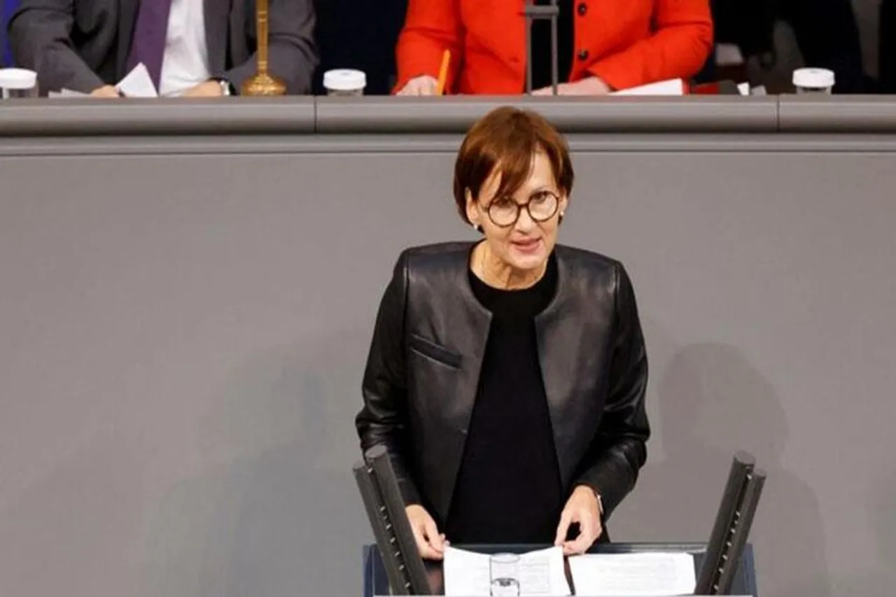 হটাৎ তাইওয়ান সফরে জার্মান মন্ত্রী