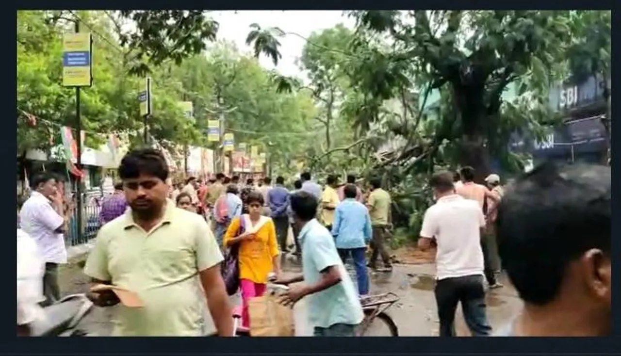 ঝড়ের তাণ্ডবে ক্ষতিগ্রস্থ পুলিশ ফাঁড়ি