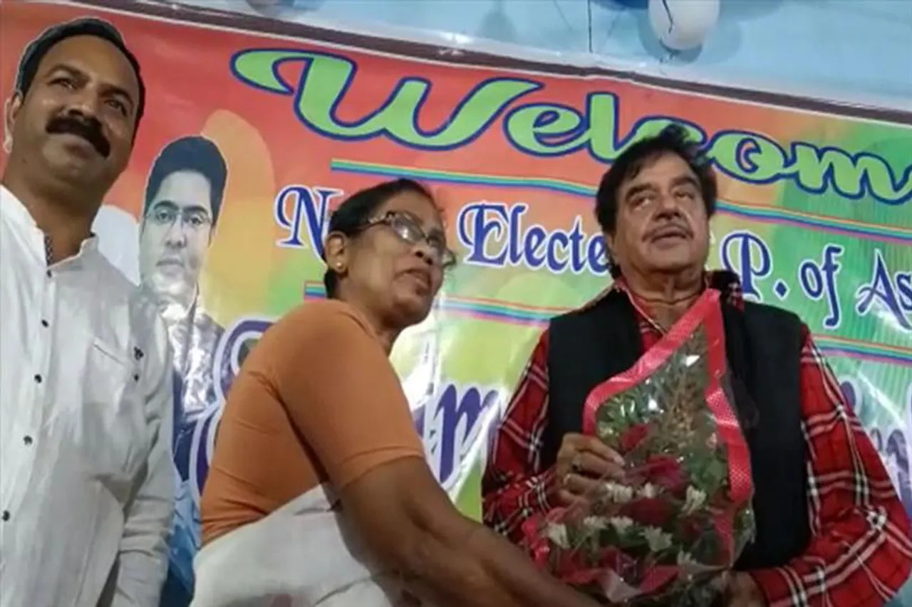 আসানসোলে ফিরলেন শত্রুঘ্ন