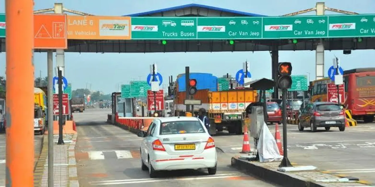 টোল ট্যাক্স কাটায় অনিয়মের অভিযোগ চোপড়ায়