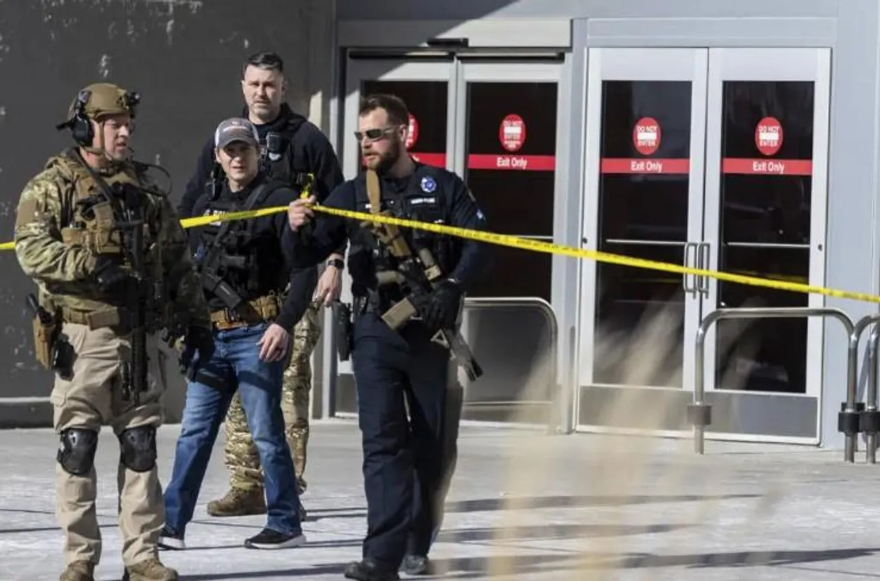 ওমাহা পুলিশ টার্গেট স্টোরে সশস্ত্র ব্যক্তিকে গুলি করে হত্যা করেছে