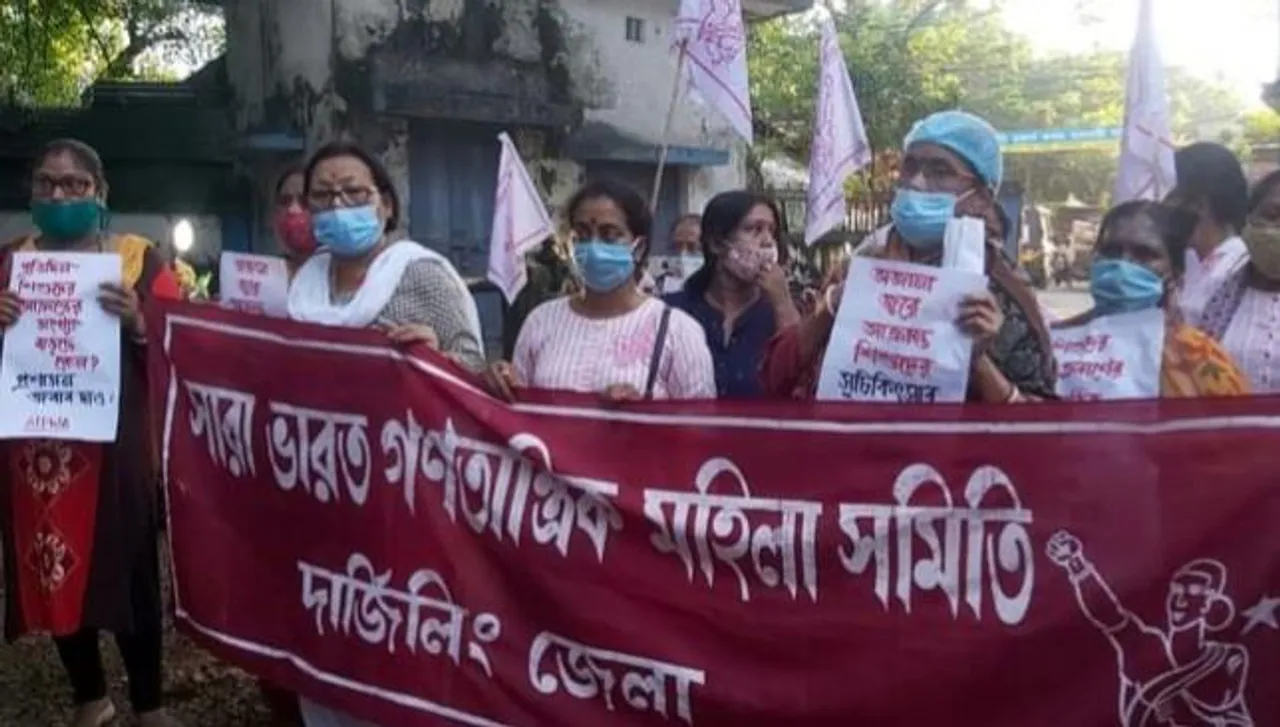 শহরে অজানা জ্বরের হানা, শিশুদের সুচিকিৎসার দাবিতে স্বারকলিপি জমা সারা ভারত গনতান্ত্রিক মহিলা সমিতির