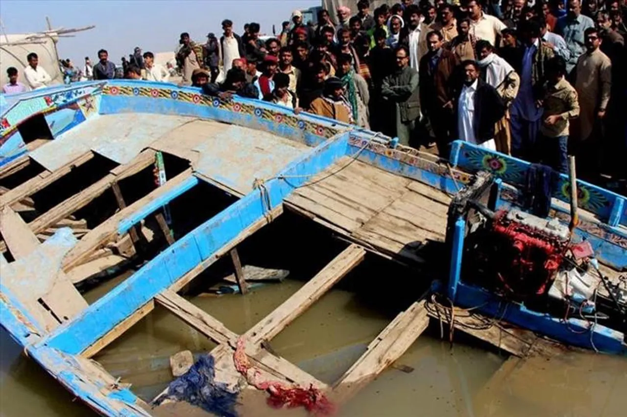 নৌকাডুবির ঘটনায় এখনও পর্যন্ত উদ্ধার করা হয়েছে ১১ জন শিশুকে