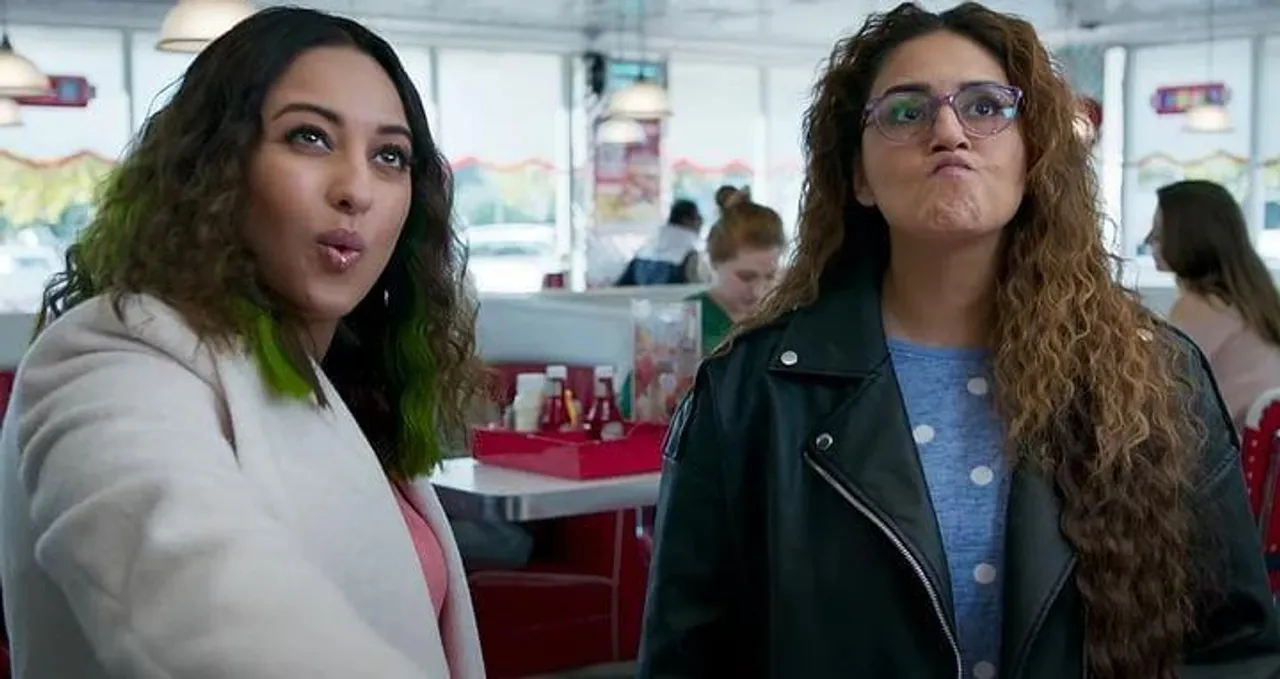 হুমা কুরেশি এবং সোনাক্ষী সিনহার ডাবল এক্সএল ট্রেলার দেখুন