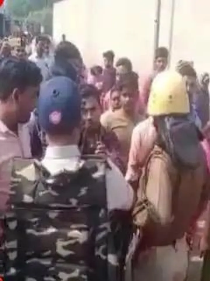 জামুড়িয়ায় বেসরকারি কারখানার সামনে ধুন্ধুমার