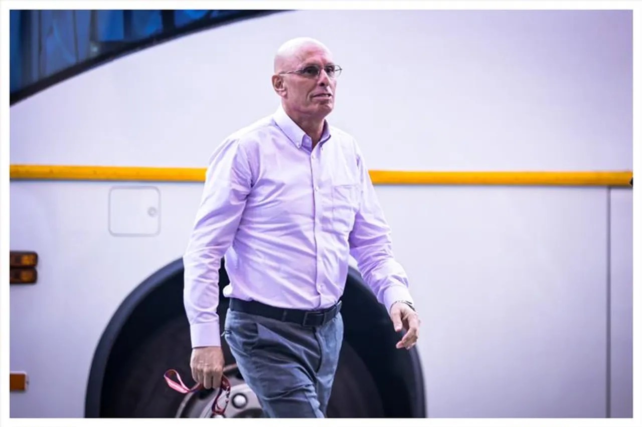 স্টিফেনকে নিয়ে ক্লাবের অন্দরেই দ্বিমত !