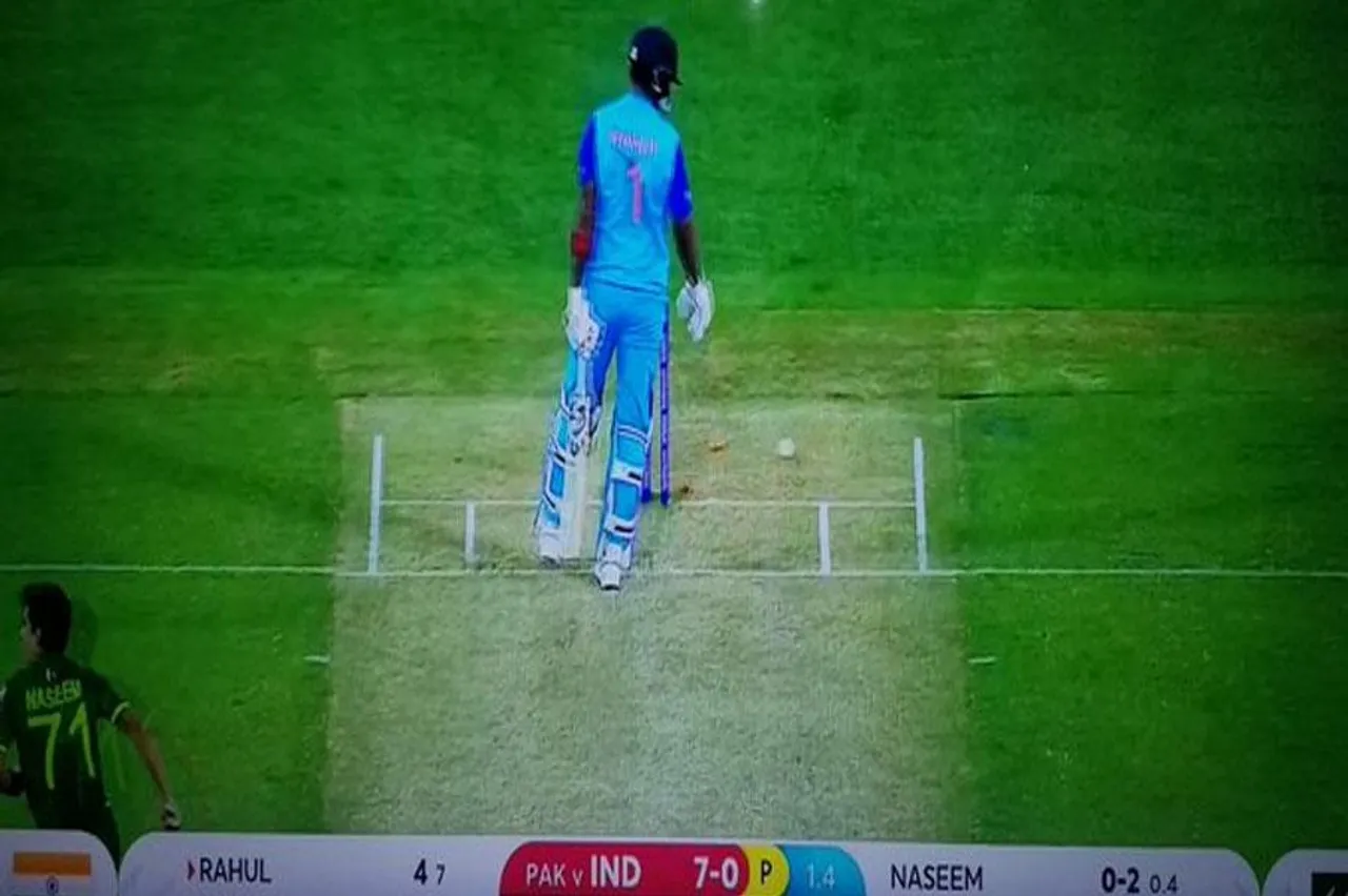 সোশ্যাল মিডিয়ায় প্রবল সমালোচিত লোকেশ রাহুল