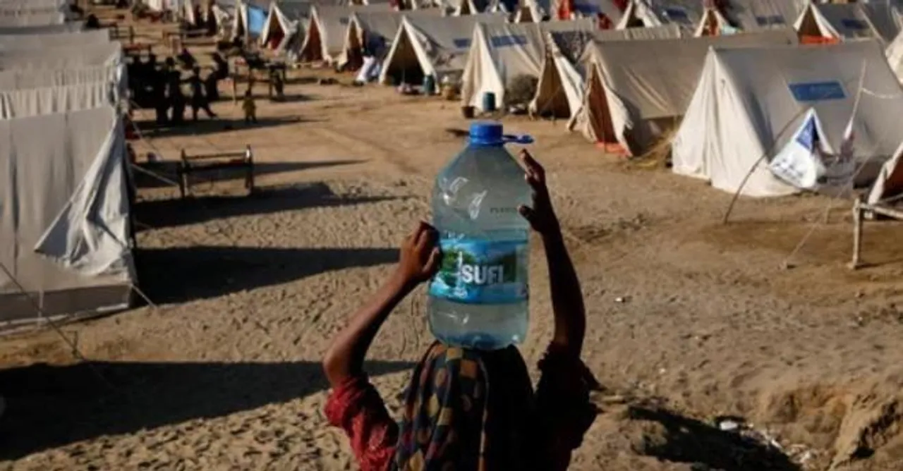 'পাকিস্তানে বন্যা পুনরুদ্ধারে প্রায় ৩ বছর সময় লাগতে পারে'-অর্থমন্ত্রী