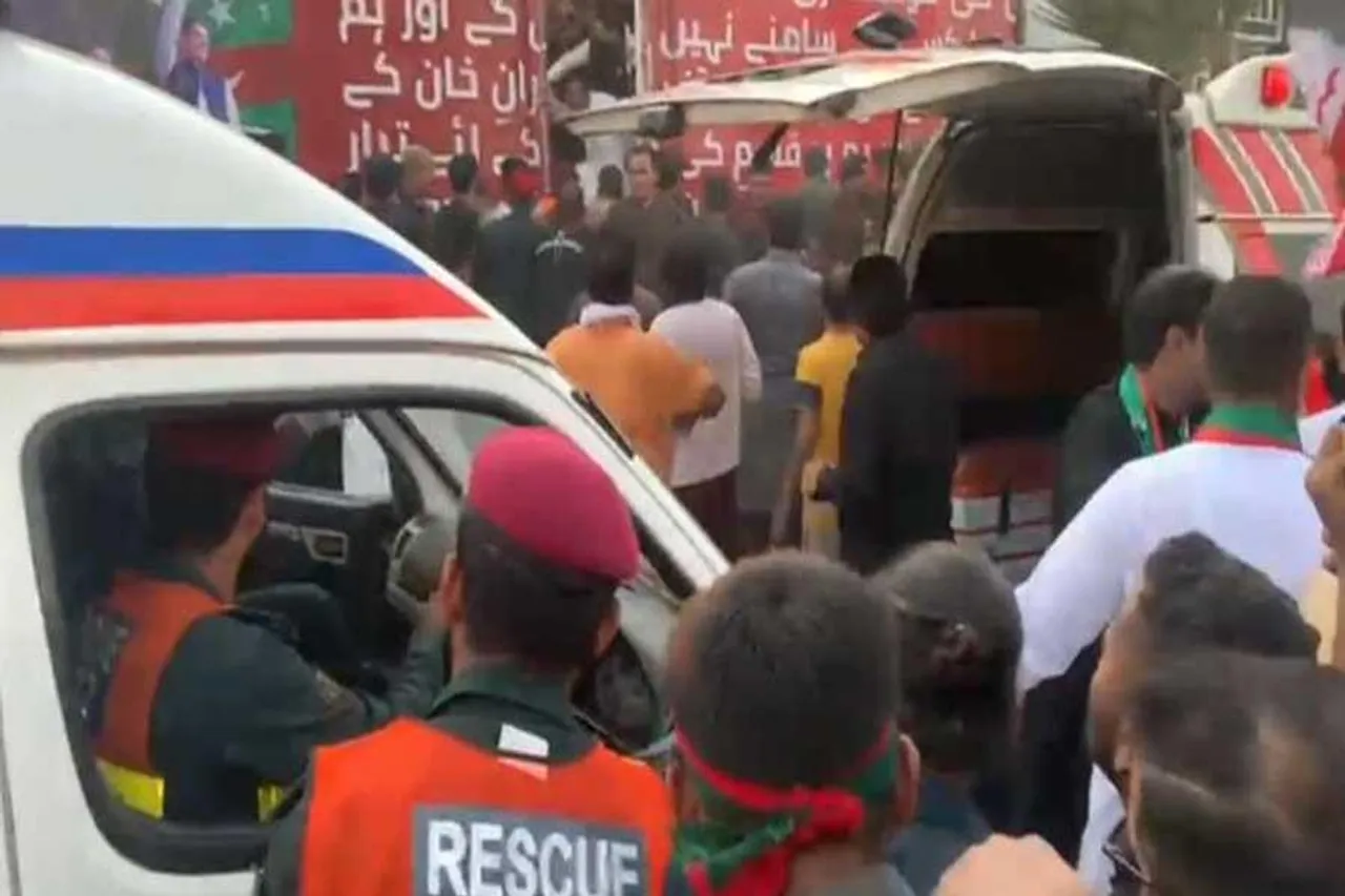 'নজর রাখছি', ইমরান খানের সমাবেশে গুলি চলা নিয়ে প্রতিক্রিয়া বিদেশ মন্ত্রকের