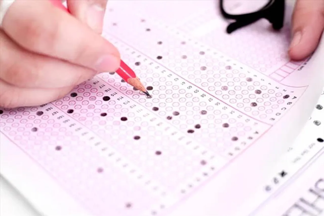 ওএমআর শিট আপলোড নিয়ে বিতর্ক