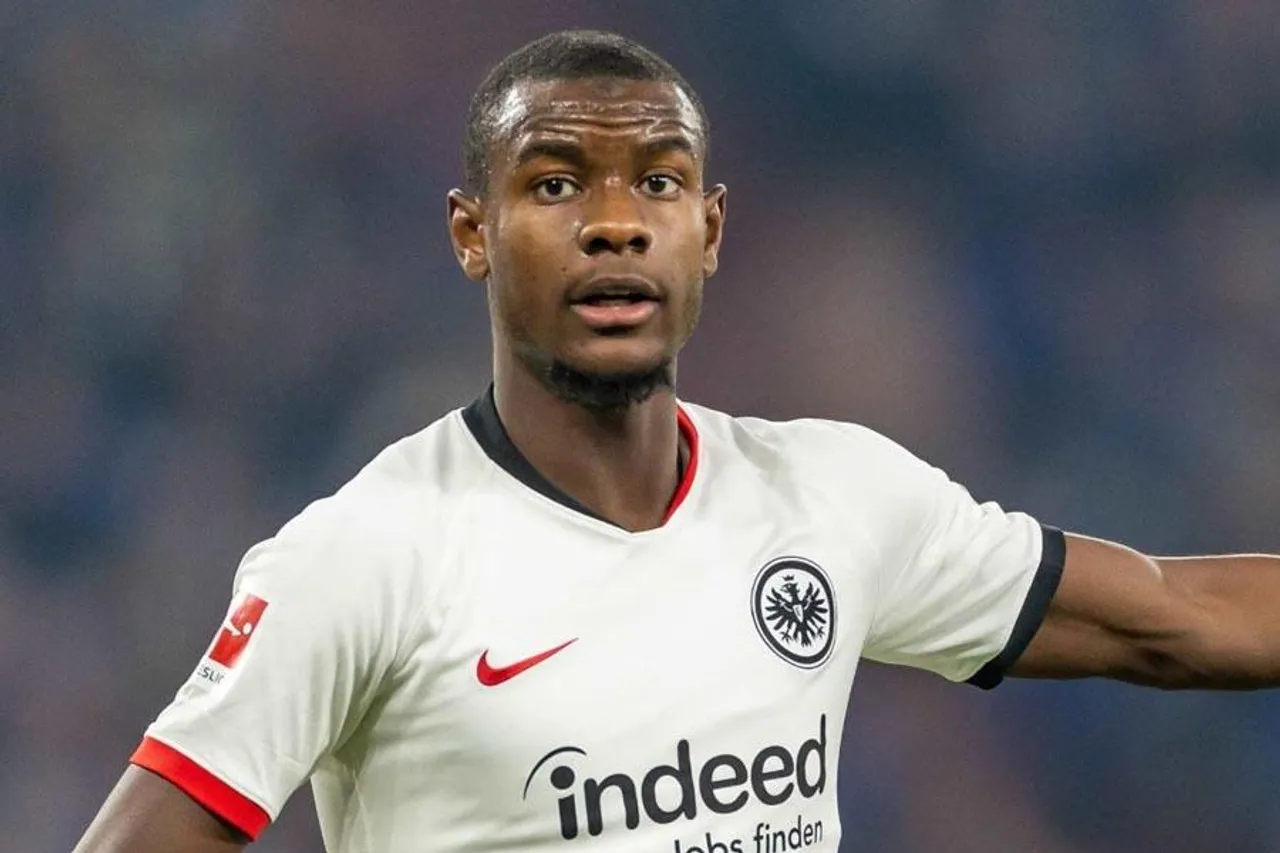 ইভান এন'ডিকাকে সই করতে আগ্রহী বার্সেলোনা!