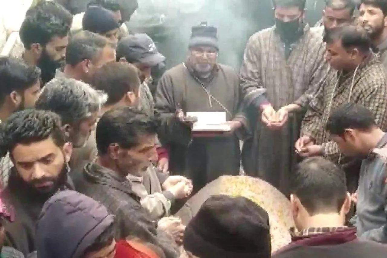 শেষকৃত্য সম্পন্ন হল কাশ্মীরি পণ্ডিত সঞ্জয় শর্মার
