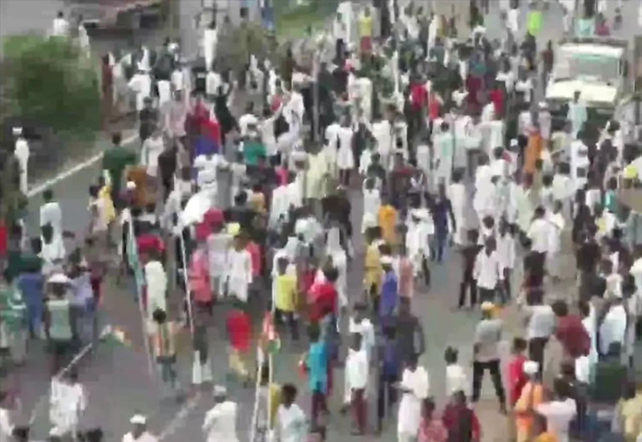 সলপে কোনা এক্সপ্রেসওয়েতে ৮ কিমি লম্বা যানজটে নাজেহাল অবস্থা সাধারণ মানুষের