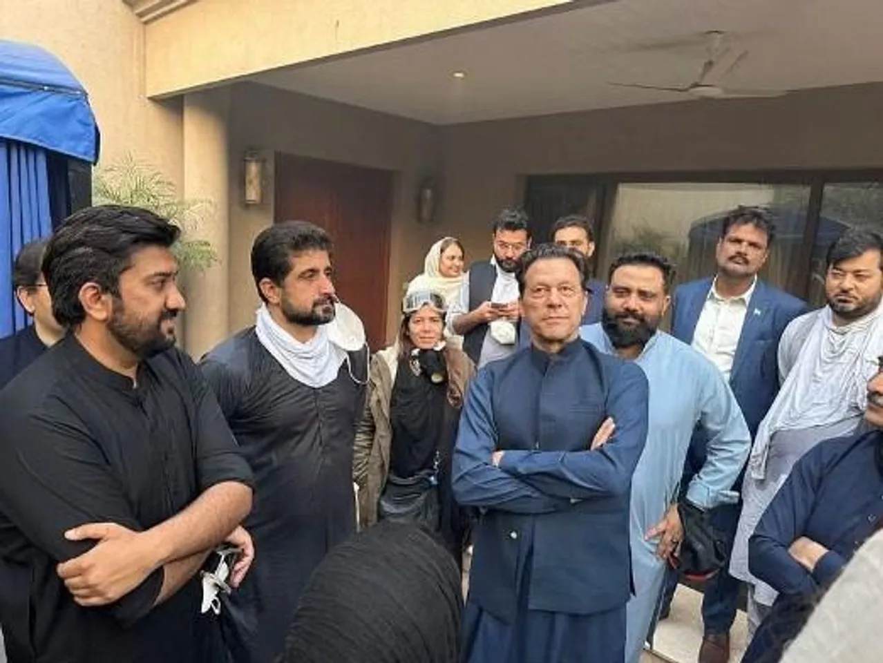 ইমরান খানকে গ্রেপ্তারে পুলিশের অভিযান শুক্রবার পর্যন্ত স্থগিত