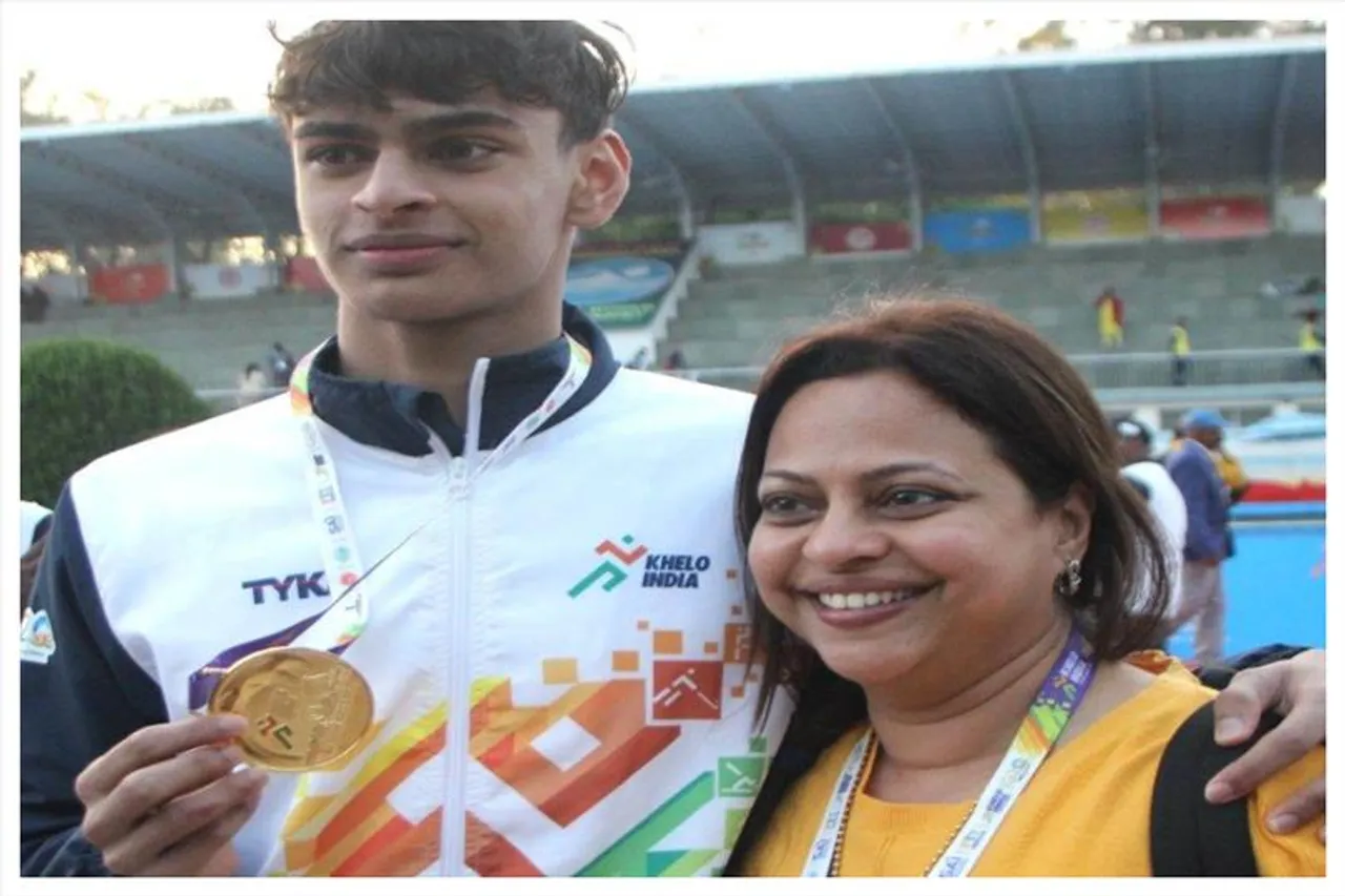 অভিনেতা আর মাধবনের ছেলে জিতলেন ৫টি পদক