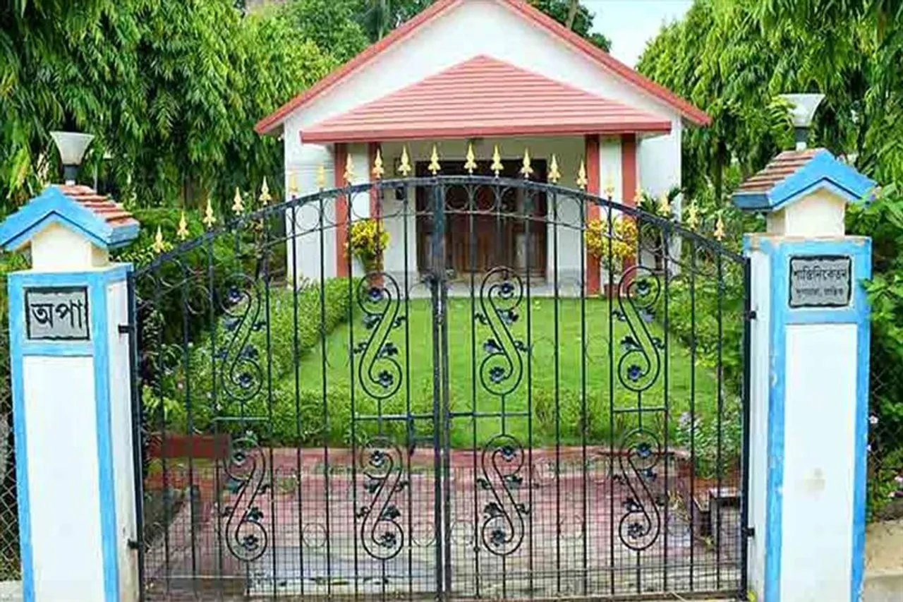 বিকল্প পৌষ মেলার পাশাপাশি চলছে 'অপা' দর্শনও