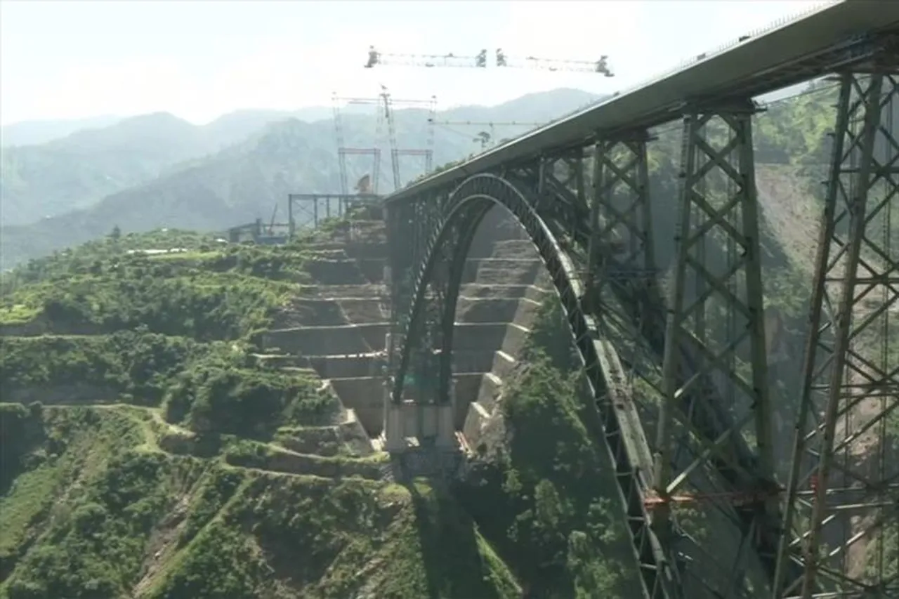 কাশ্মীরে বিশ্বের উচ্চতম রেল সেতুর উদ্বোধন