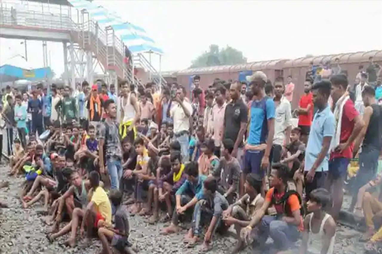 Agnipath: প্রধানমন্ত্রীর প্রতি আস্থা রাখার আহ্বান কেন্দ্রীয় মন্ত্রীর