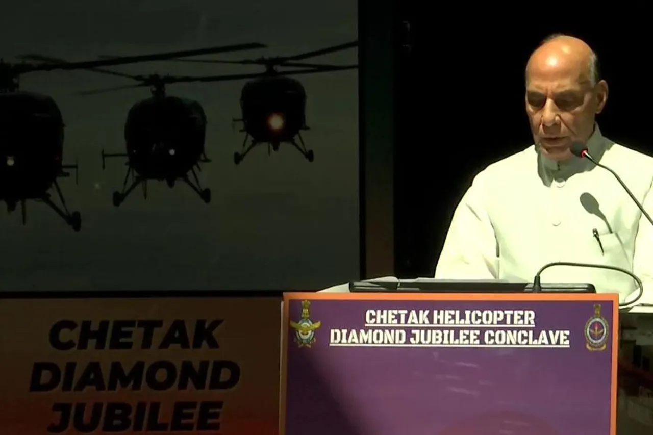 নিজেদের কাঁধকে শক্তিশালী করতে হবে : রাজনাথ সিং