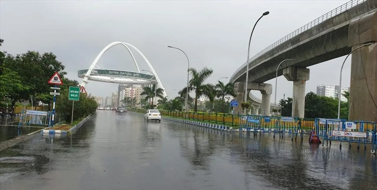 আকাশের মুখ গোমড়া, আজও বৃষ্টির সম্ভাবনা কলকাতায়