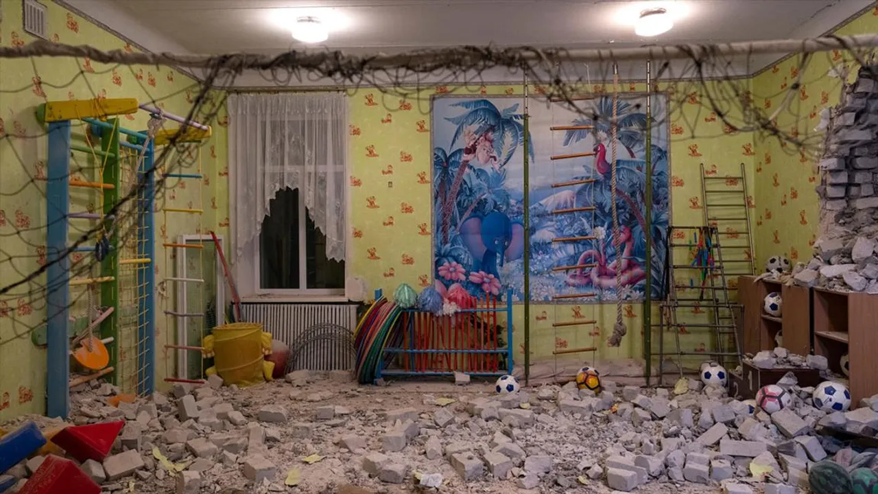 ইউক্রেনের স্কুলে বোমা নিক্ষেপ রাশিয়ার