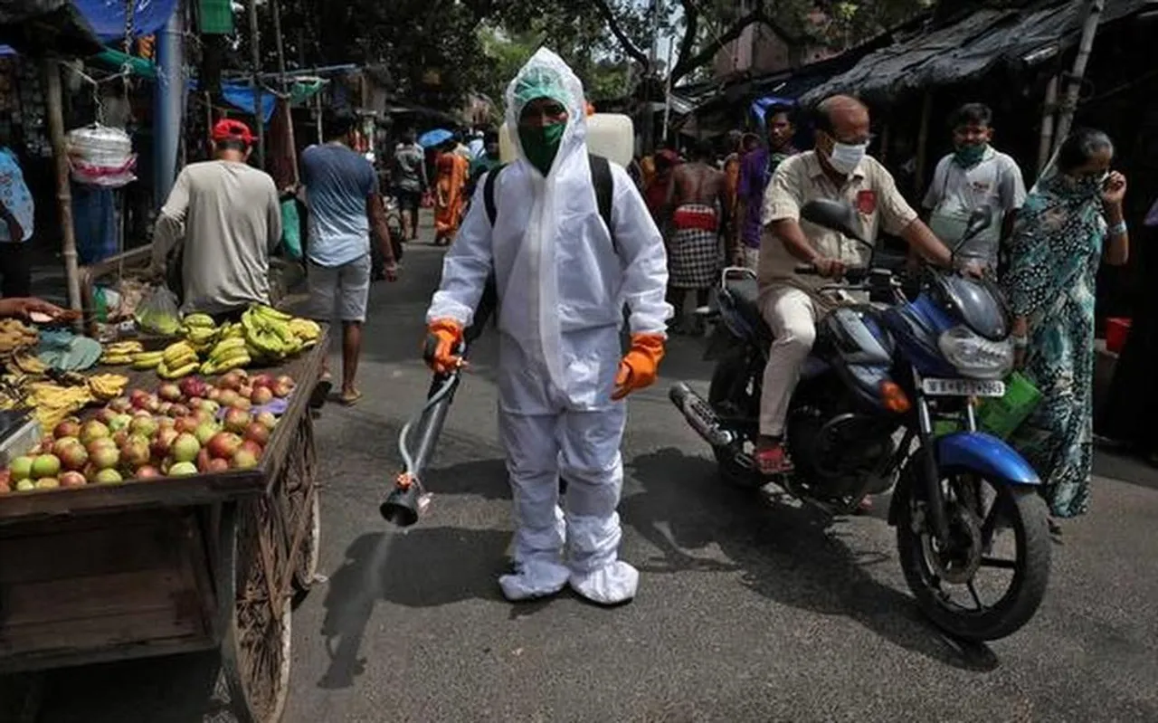১৫ ডিসেম্বর পর্যন্ত কোভিড নিষেধাজ্ঞা বহাল থাকবে রাজ্যে
