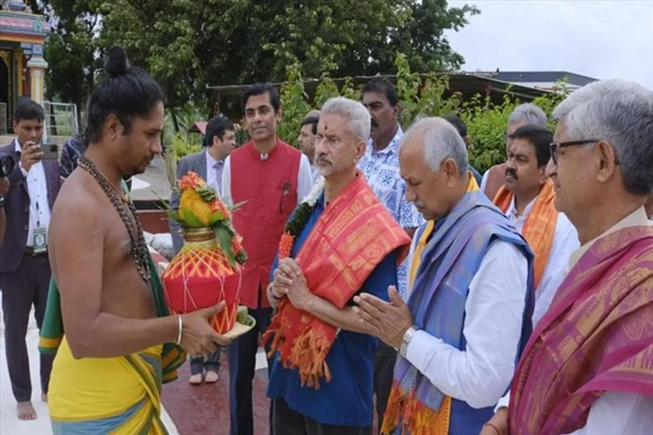 ফিজির নাদির শ্রী শিব সুব্রহ্মণ্য স্বামী মন্দির পরিদর্শন করলেন জয়শঙ্কর
