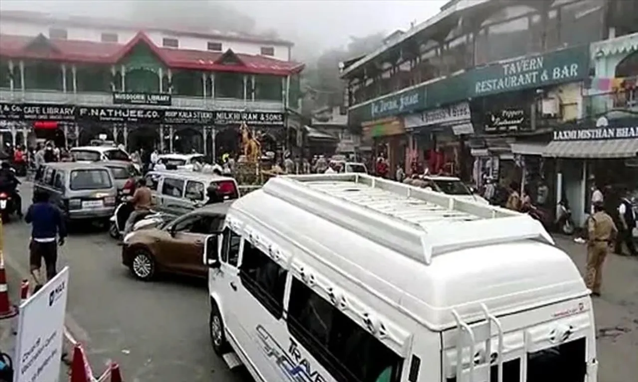 নৈনিতাল-মুসৌরি থেকে ফেরানো হল পর্যটকদের