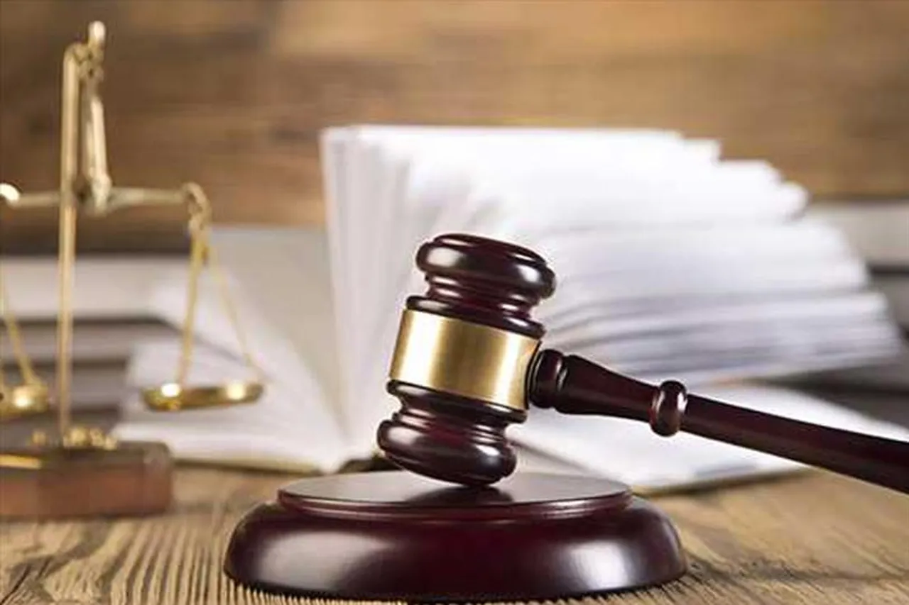 আইএএফের চার অবসরপ্রাপ্ত কর্মকর্তার বিরুদ্ধে সমন জারি আদালতের