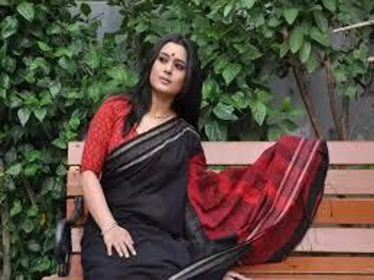 অস্কারজয়ী গান নিয়ে বিস্ফোরক অনন্যা