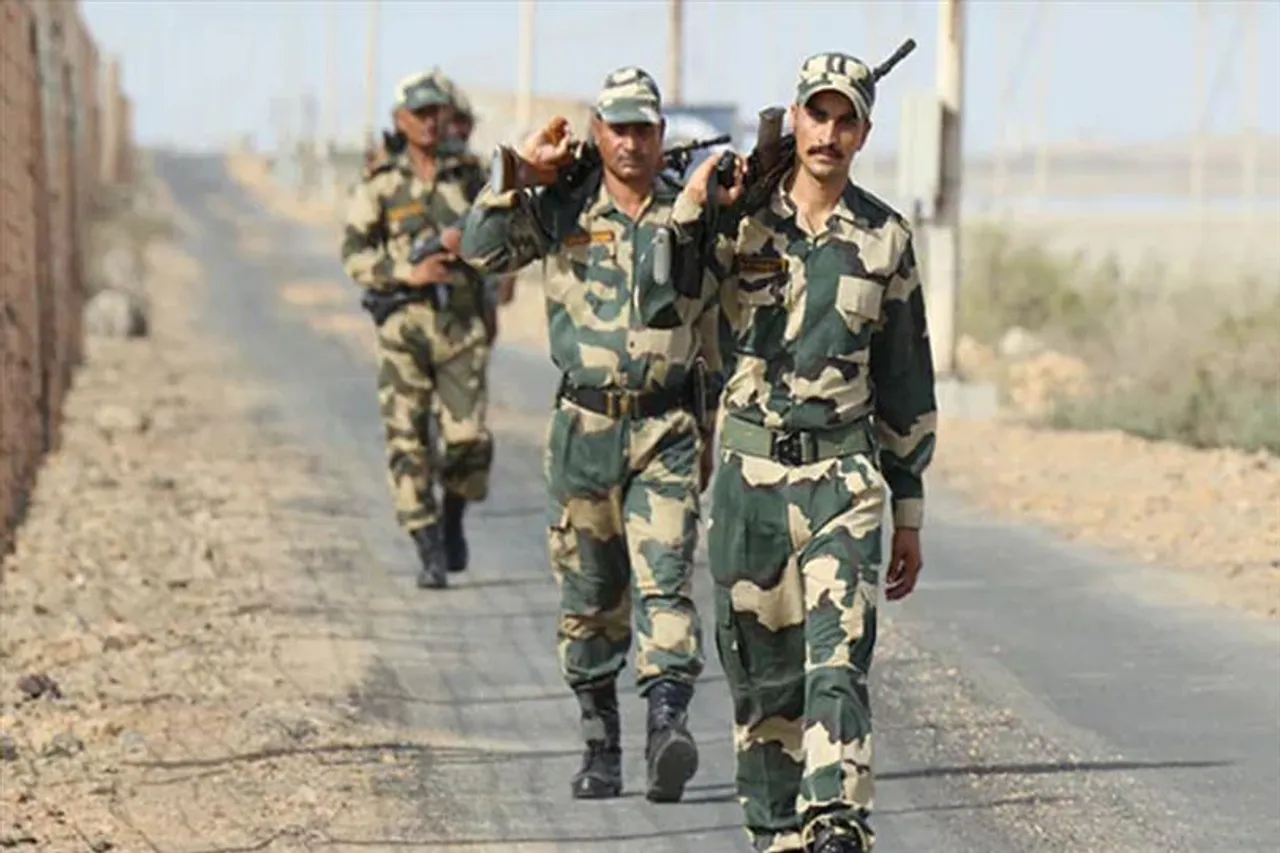 'পরীক্ষা করার নামে মহিলাদের উত্যক্ত করে বিএসএফ'