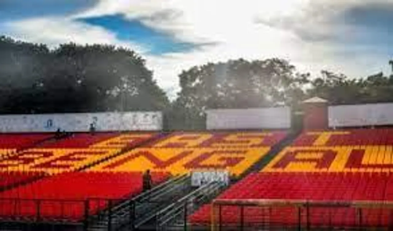 নতুন করে সাজছে লাল-হলুদ মাঠ