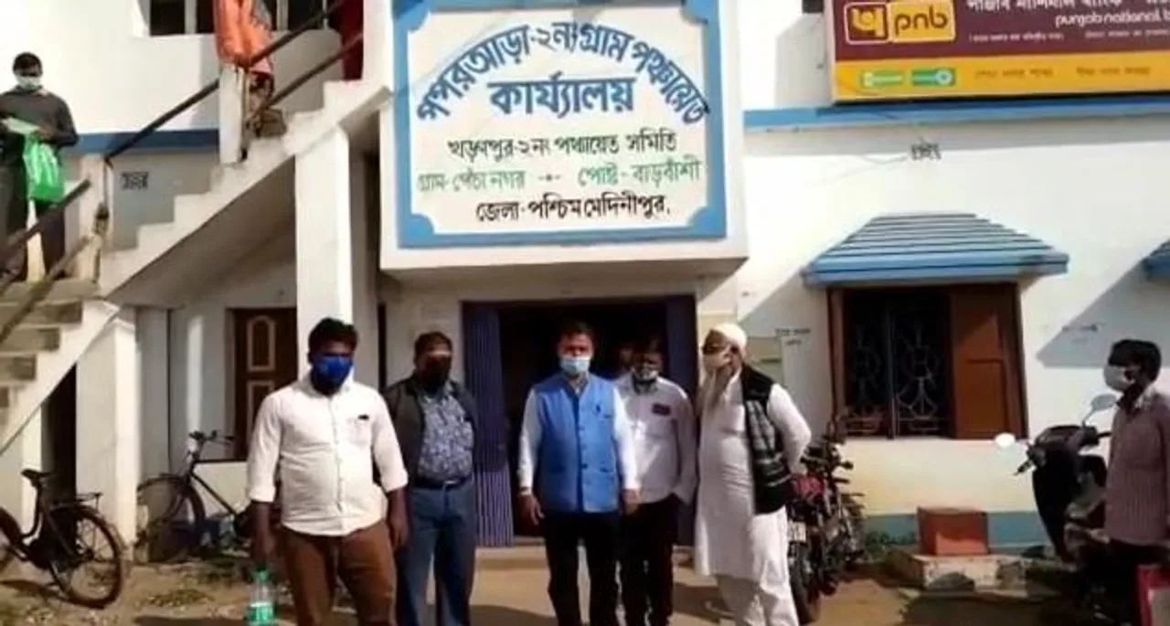 কম টাকায় গাছ বিক্রির অভিযোগ উঠল অঞ্চলের বিরুদ্ধে