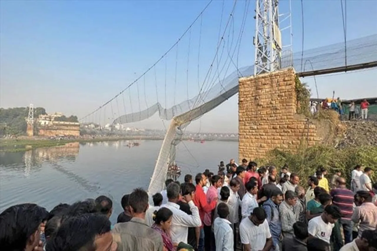 মোরবি সেতু ধস কাণ্ডে পৌরসভাকে নোটিশ দিল গুজরাট সরকার