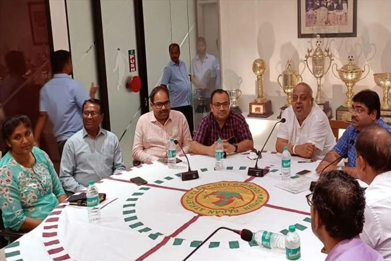 ইস্টবেঙ্গলকে খোঁচা টুটু বসুর