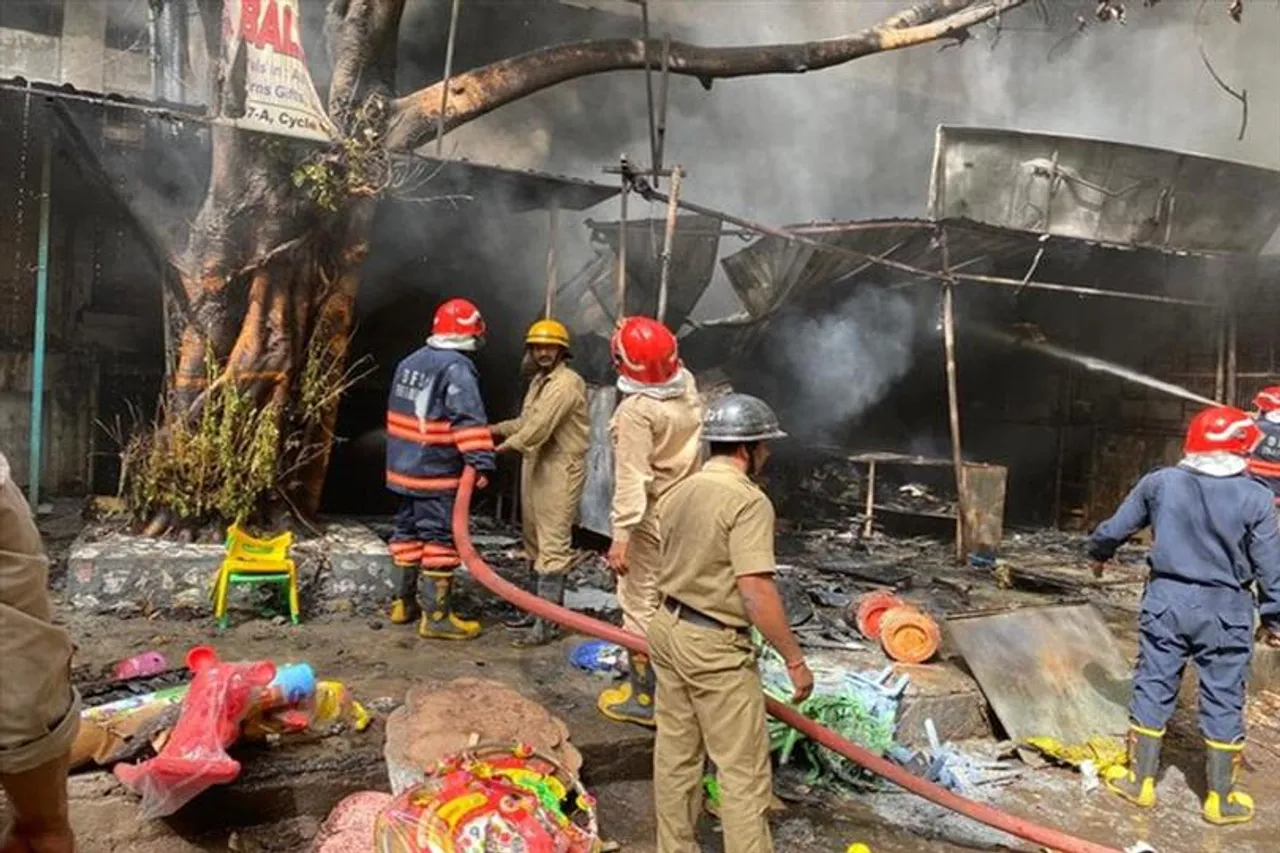 ফের বিধ্বংসী আগুনের কবলে দিল্লি