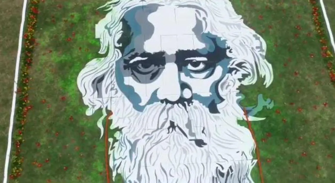 ১৫০০ স্কোয়ারফুটের কবিগুরুর পেন্টিং তৈরি করে তাক লাগিয়ে দিলেন দাসপুরের দুই শিল্পী