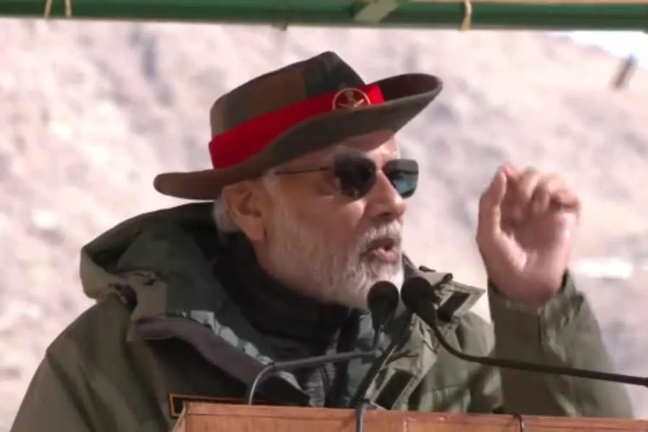 লঙ্কা হোক বা কুরুক্ষেত্র, যুদ্ধ নিয়ে বিশেষ বার্তা প্রধানমন্ত্রীর