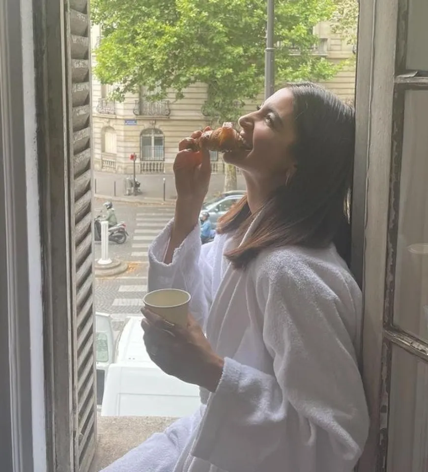 ঝালমুড়ি এবং পেয়ারায় মজেছেন অনুষ্কাকা শর্মা