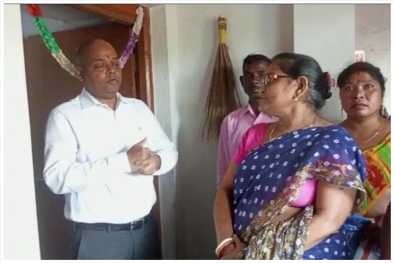 ভোটের আগে জনসংযোগ, মাঠে নামলেন TMC বিধায়ক