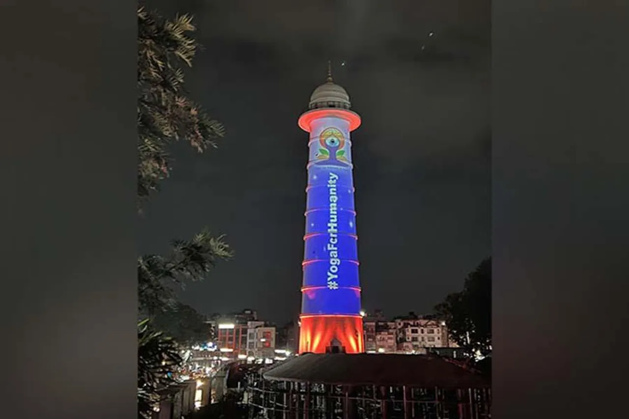 আন্তর্জাতিক যোগা দিবস উপলক্ষে আলোক সজ্জায় সাজল প্রাচীন স্থাপত্য