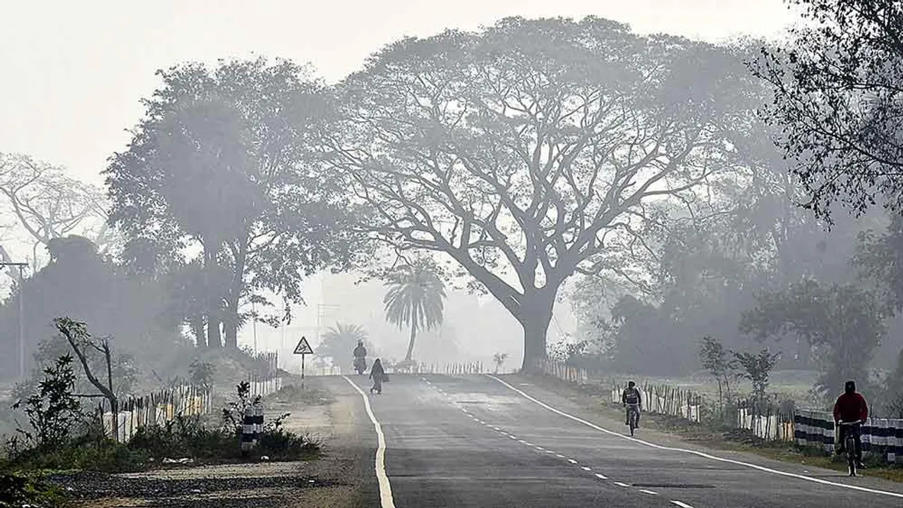 জাঁকিয়ে শীত কলকাতা থেকে কোচবিহারে