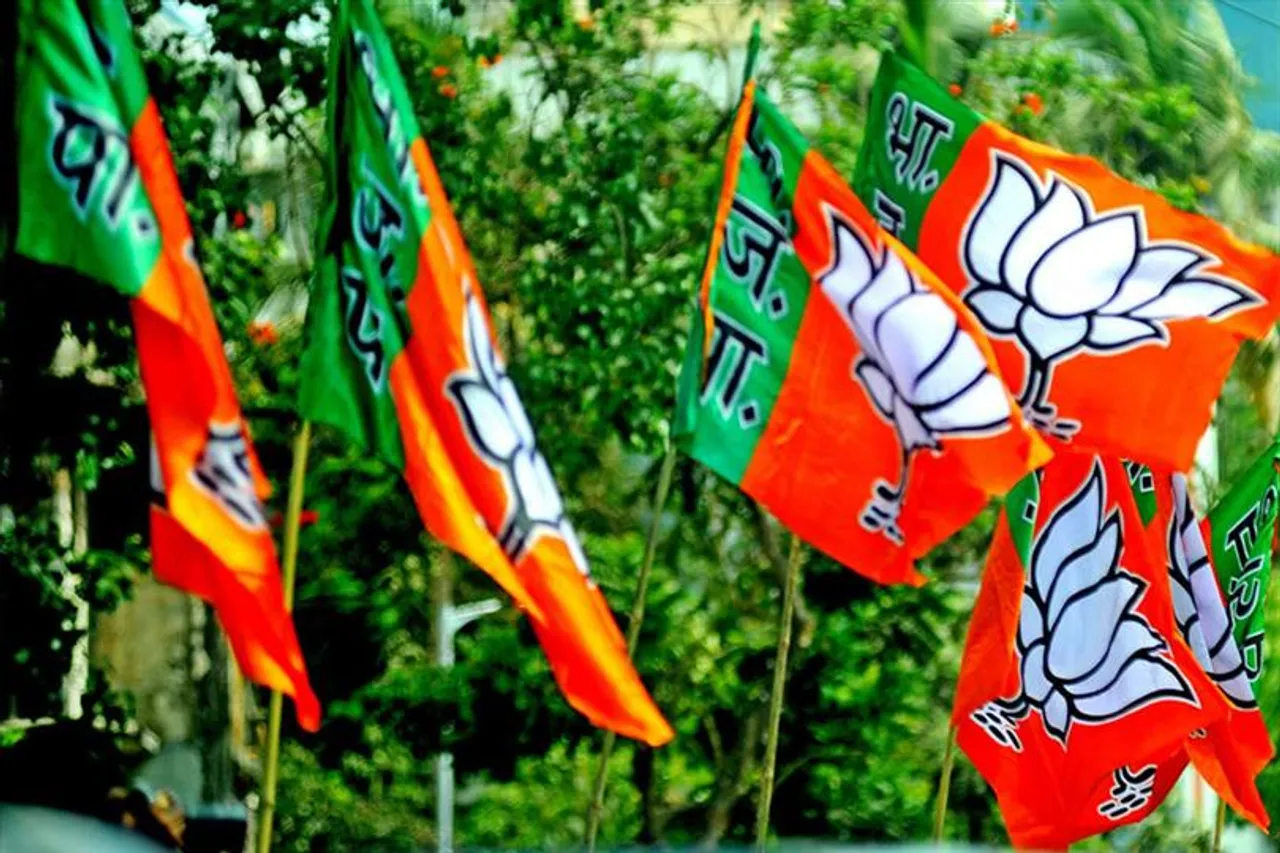 পুলিশ বিজেপি সংঘর্ষে উত্তপ্ত মহারাষ্ট্র